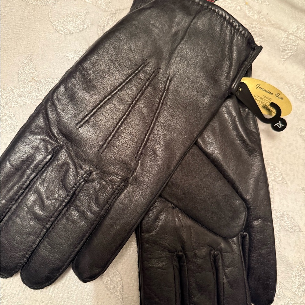 Sophisticated Black Leather Men's Gloves
